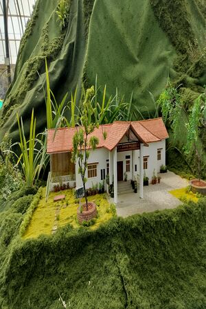 Blr-flower-show-house1a.jpg